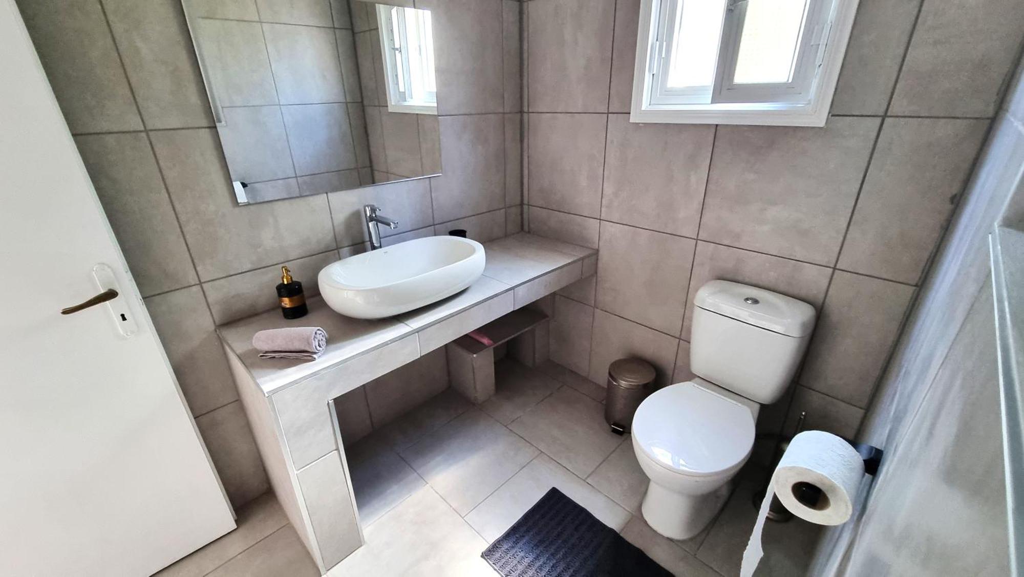 Center 2br W/ Parking And 250m Walk From Apartment Larnaca
