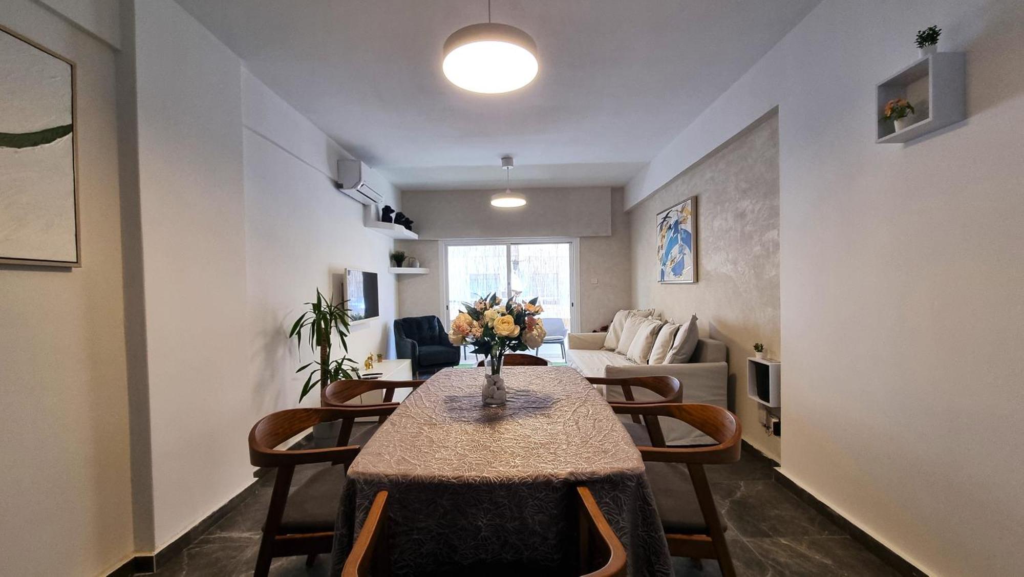 Center 2br W/ Parking And 250m Walk From Apartment
