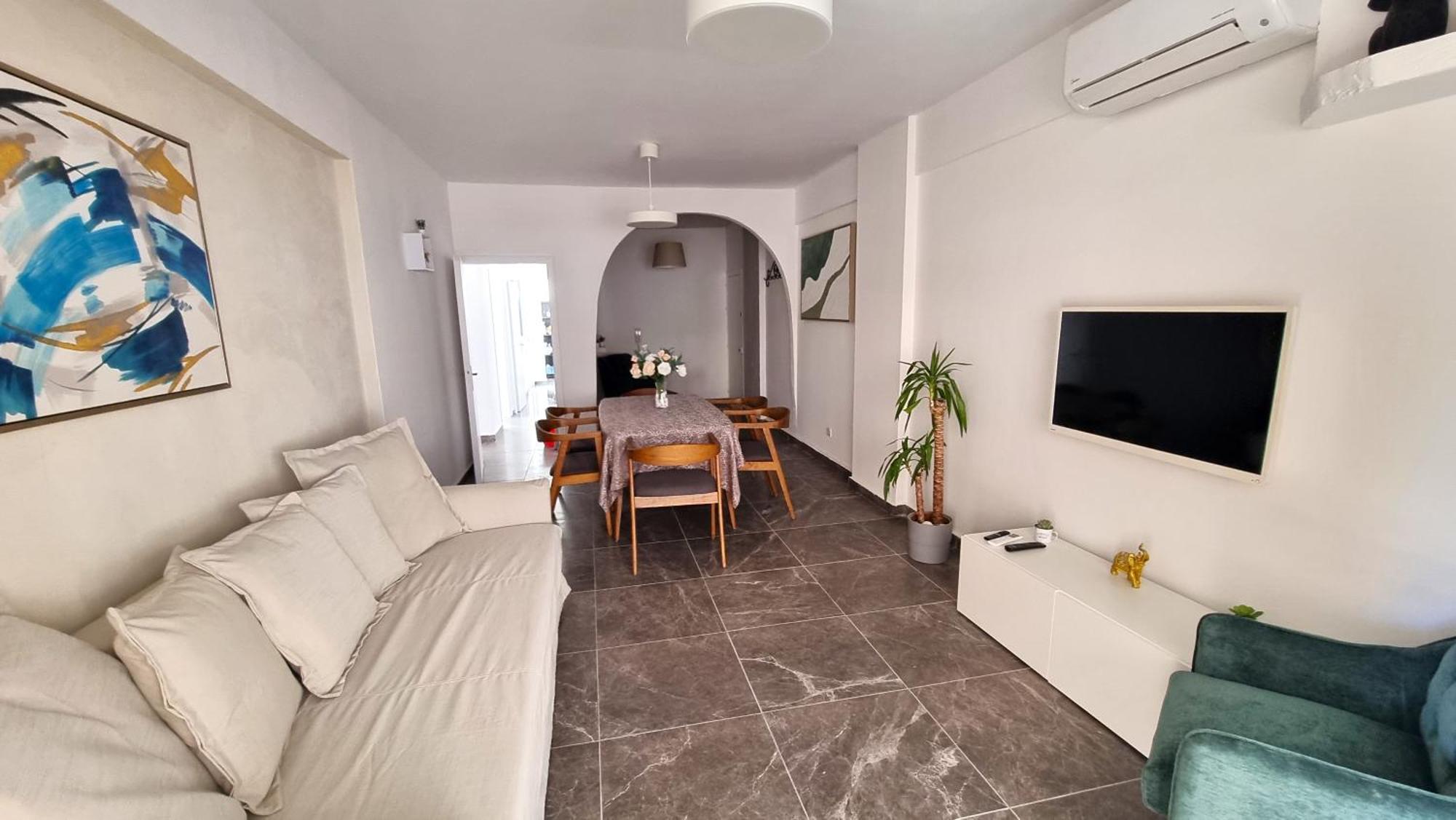 Apartment Center 2br W/ Parking And 250m Walk From Larnaca