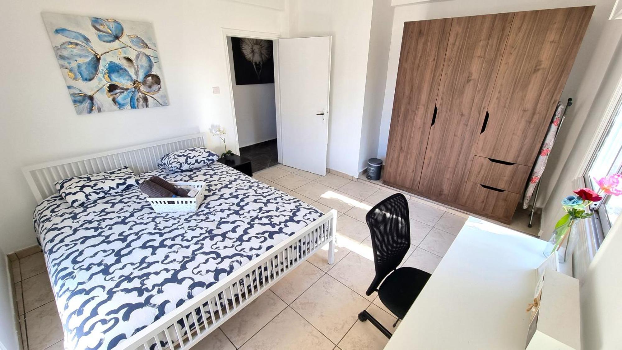 Center 2br W/ Parking And 250m Walk From Apartment