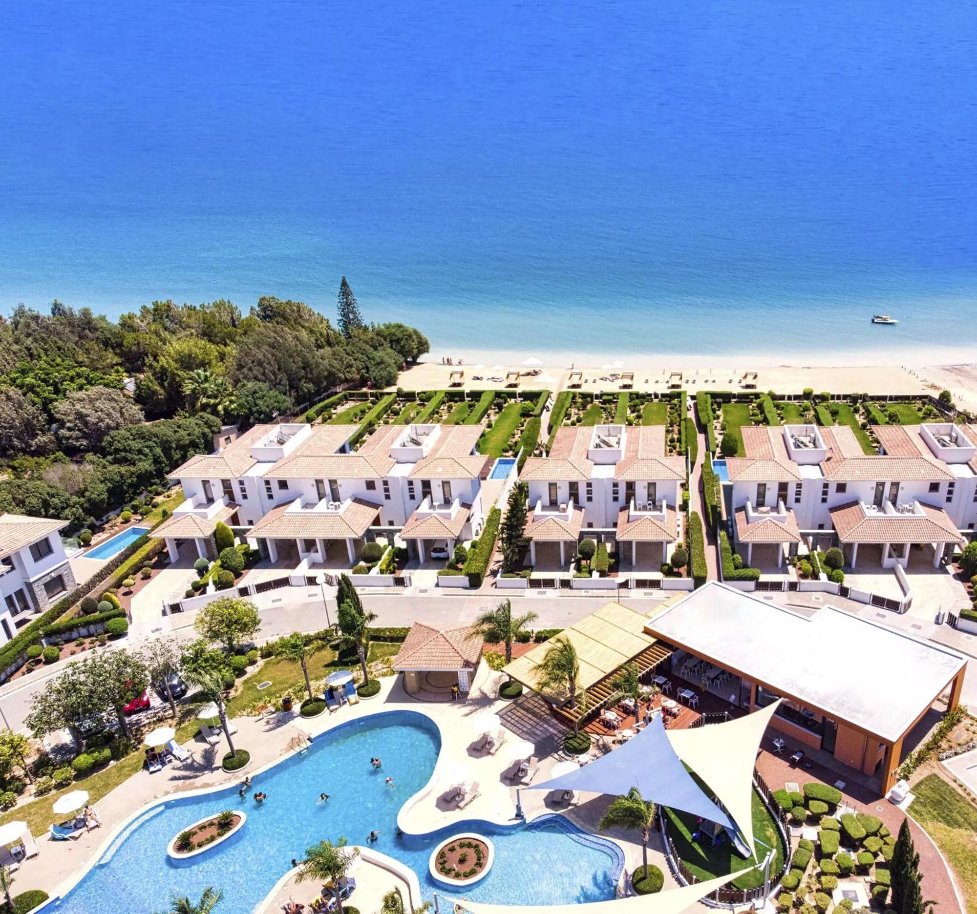 Ferienhaus Luxury Beachfront With Private Pool, Yoga & Sea Adventures *