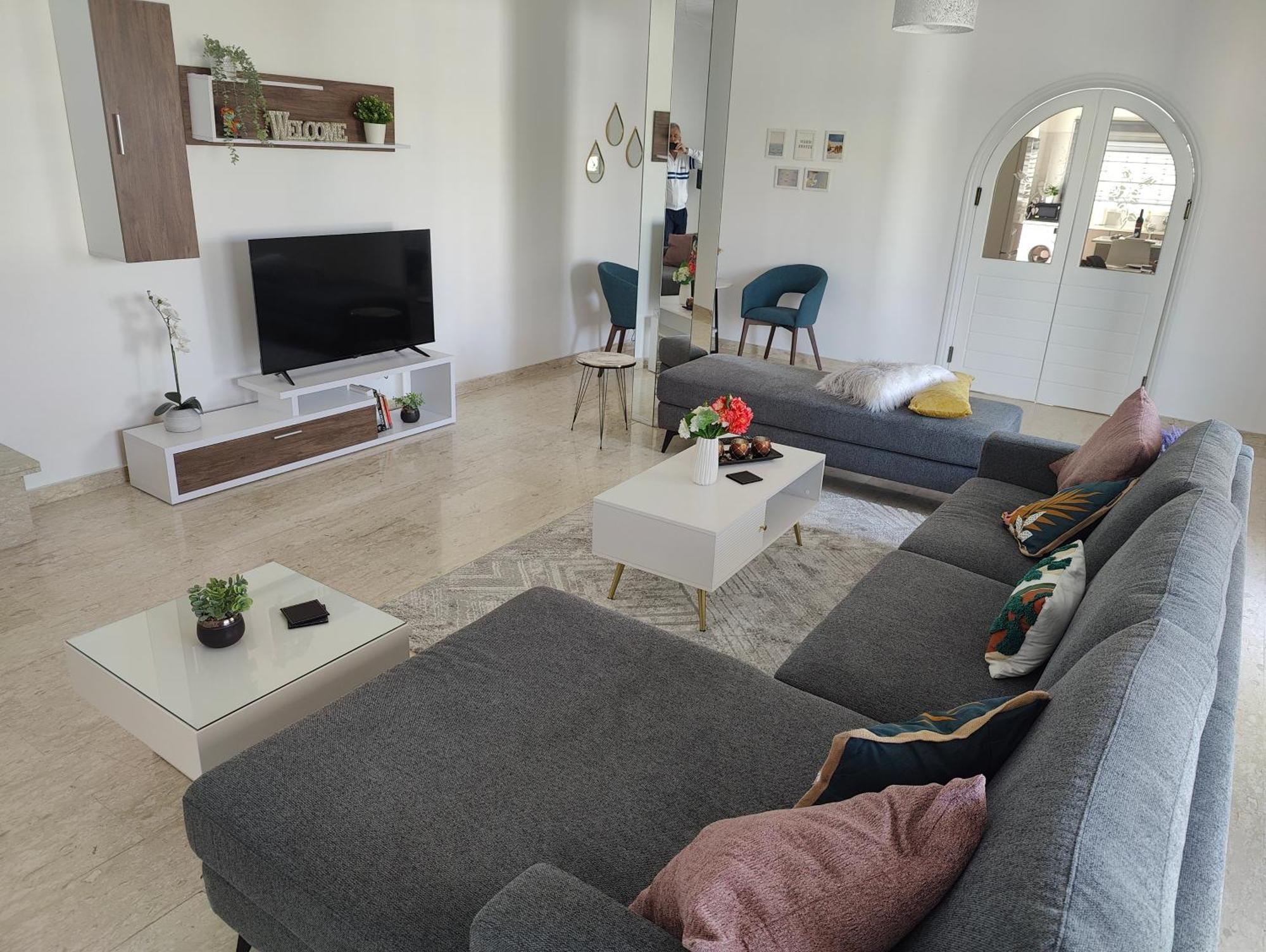 Apartment A & A House *