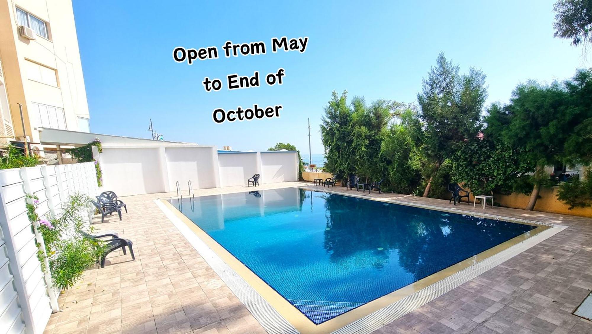 Stylish W/ Sea View + Pool + 200mbit Apartment Larnaca