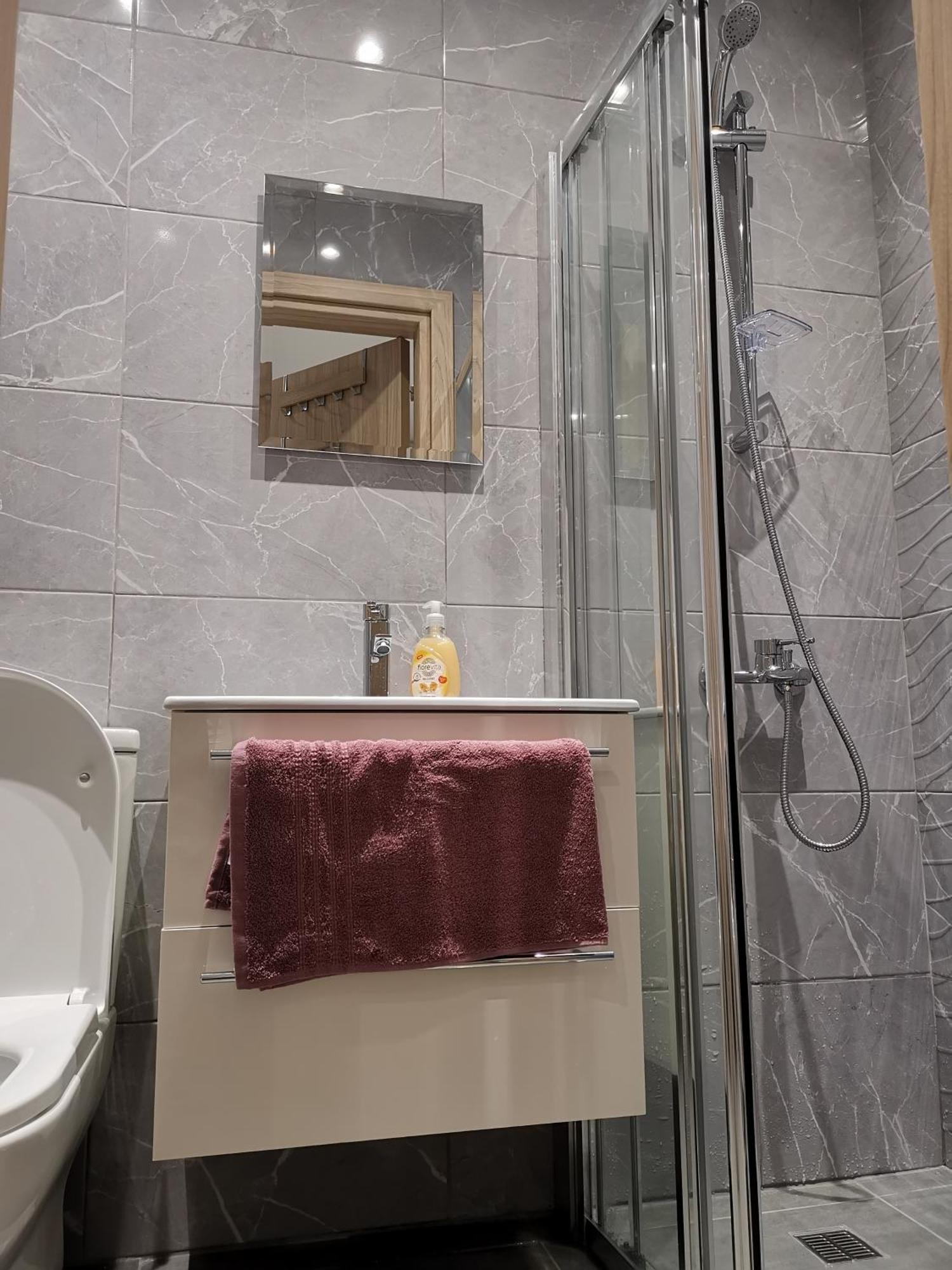 Apartment Perseus 3 Bedroom 102 *
