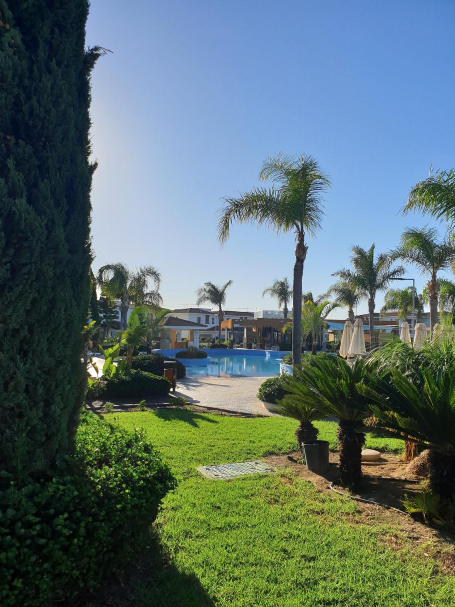 Luxury Beachfront With Private Pool, Yoga & Sea Adventures Larnaka
