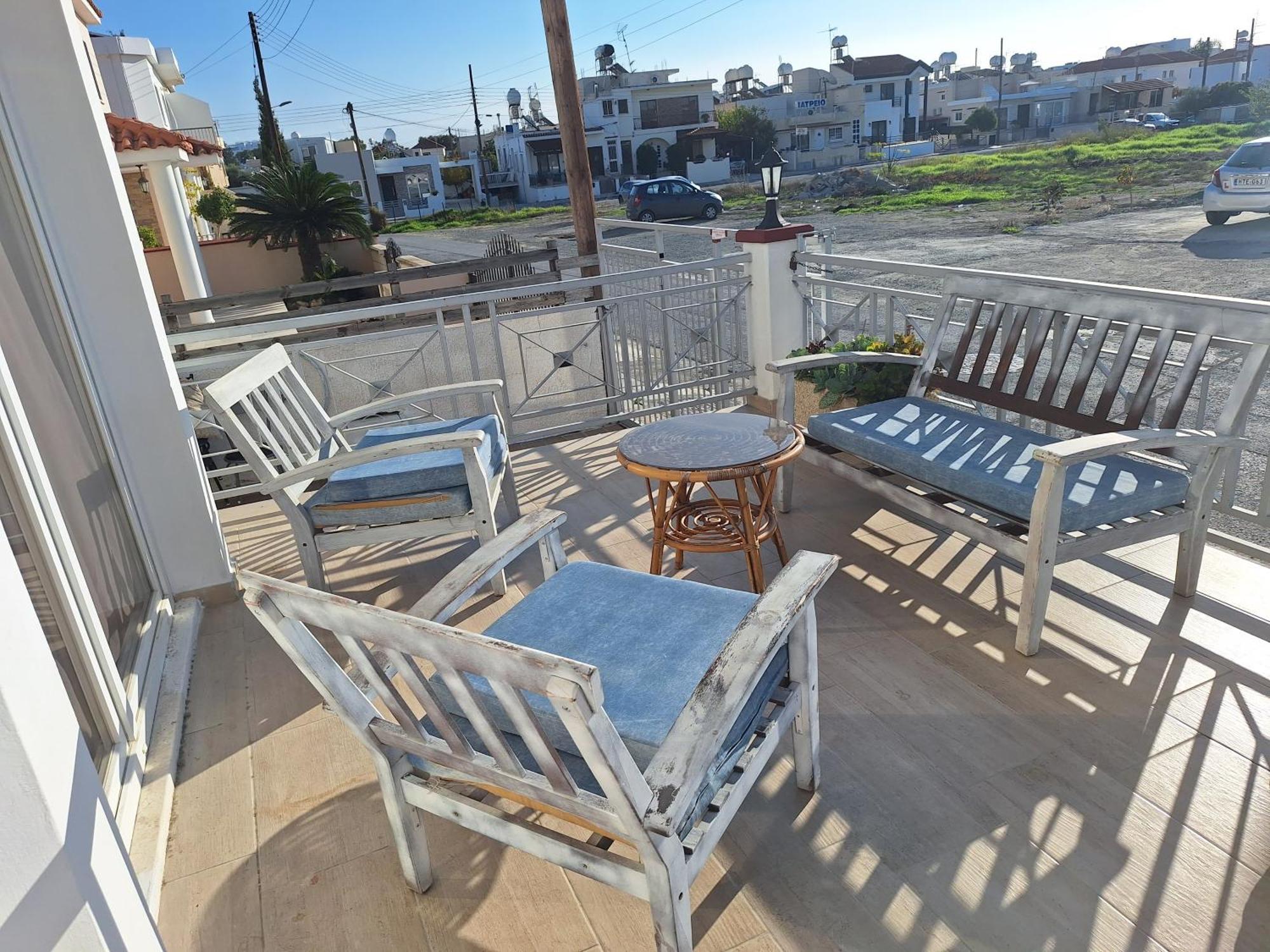 Big With Private Toilet In In Quite Area Of Larna A Homestay *