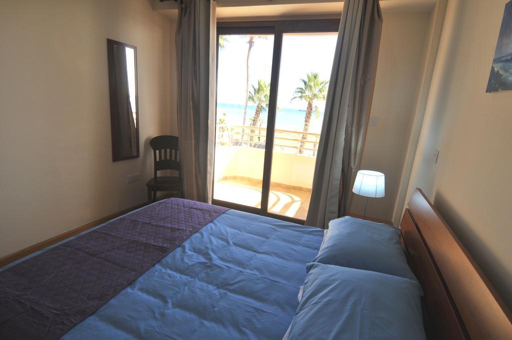 Ithaki Phinikoudes No. 202 Apartment *