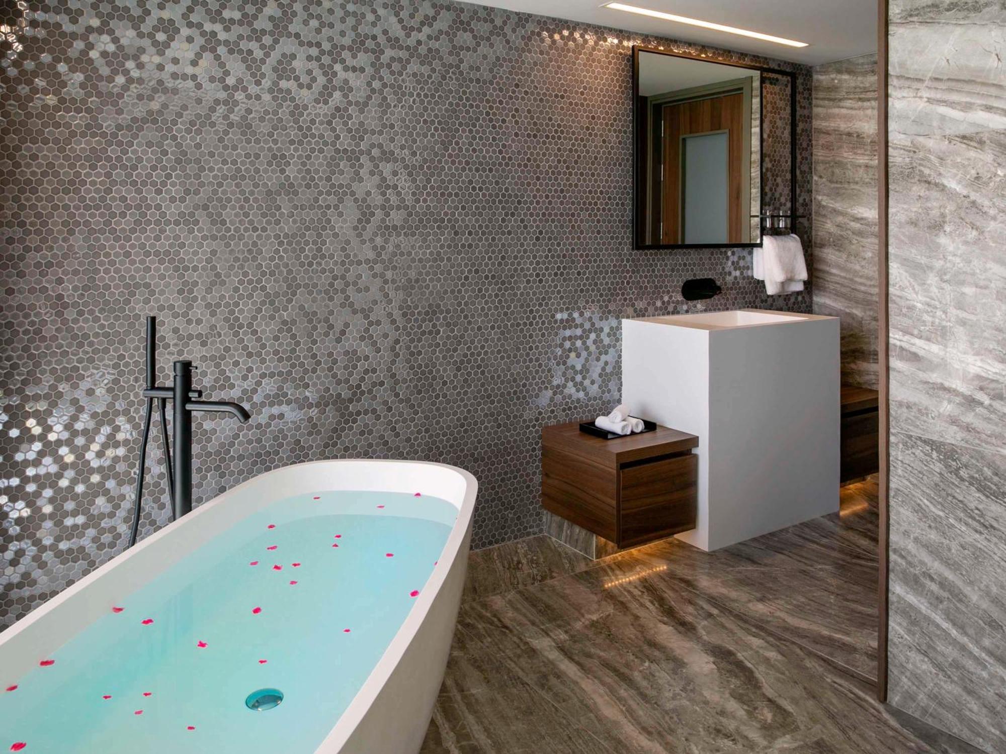 Mercure Larnaca