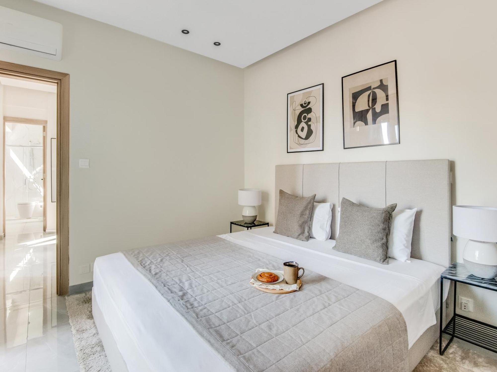 Sanders Crystal Apartment