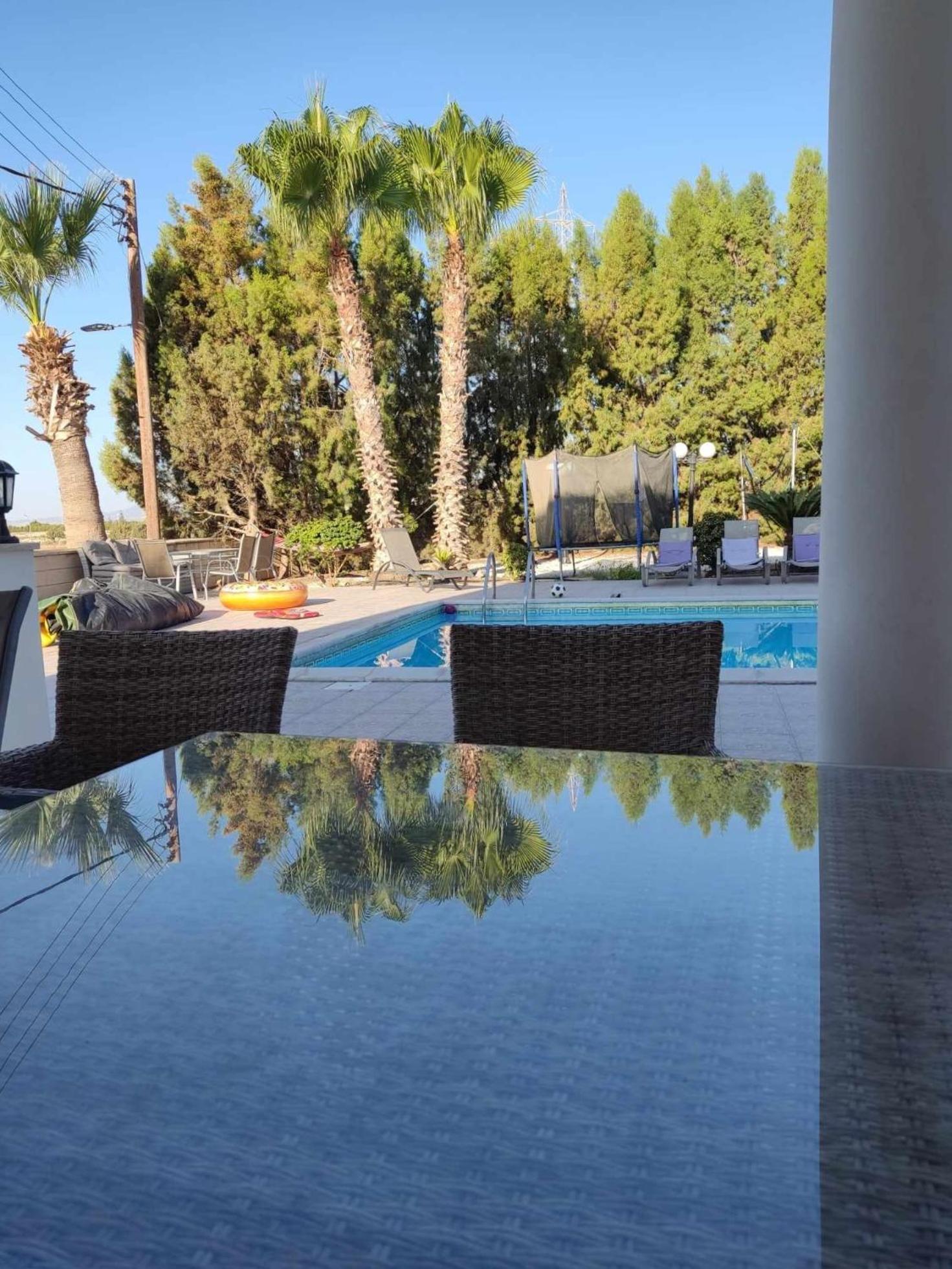 Mansion Ideal For 3 Families Or Larnaca