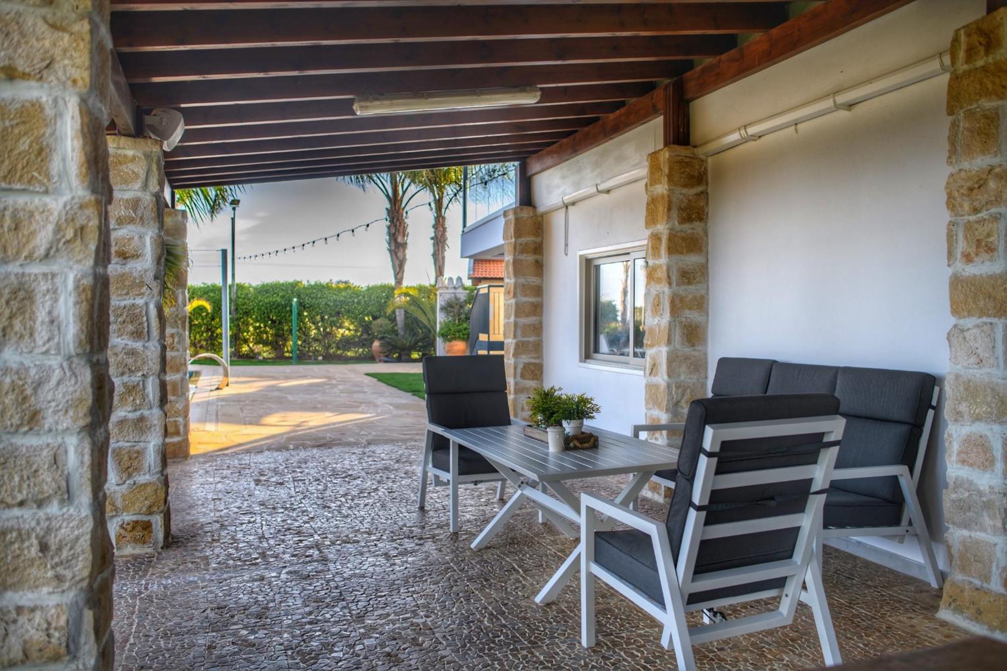 Oasis By The Sea - Cyprus Nhà nghỉ *