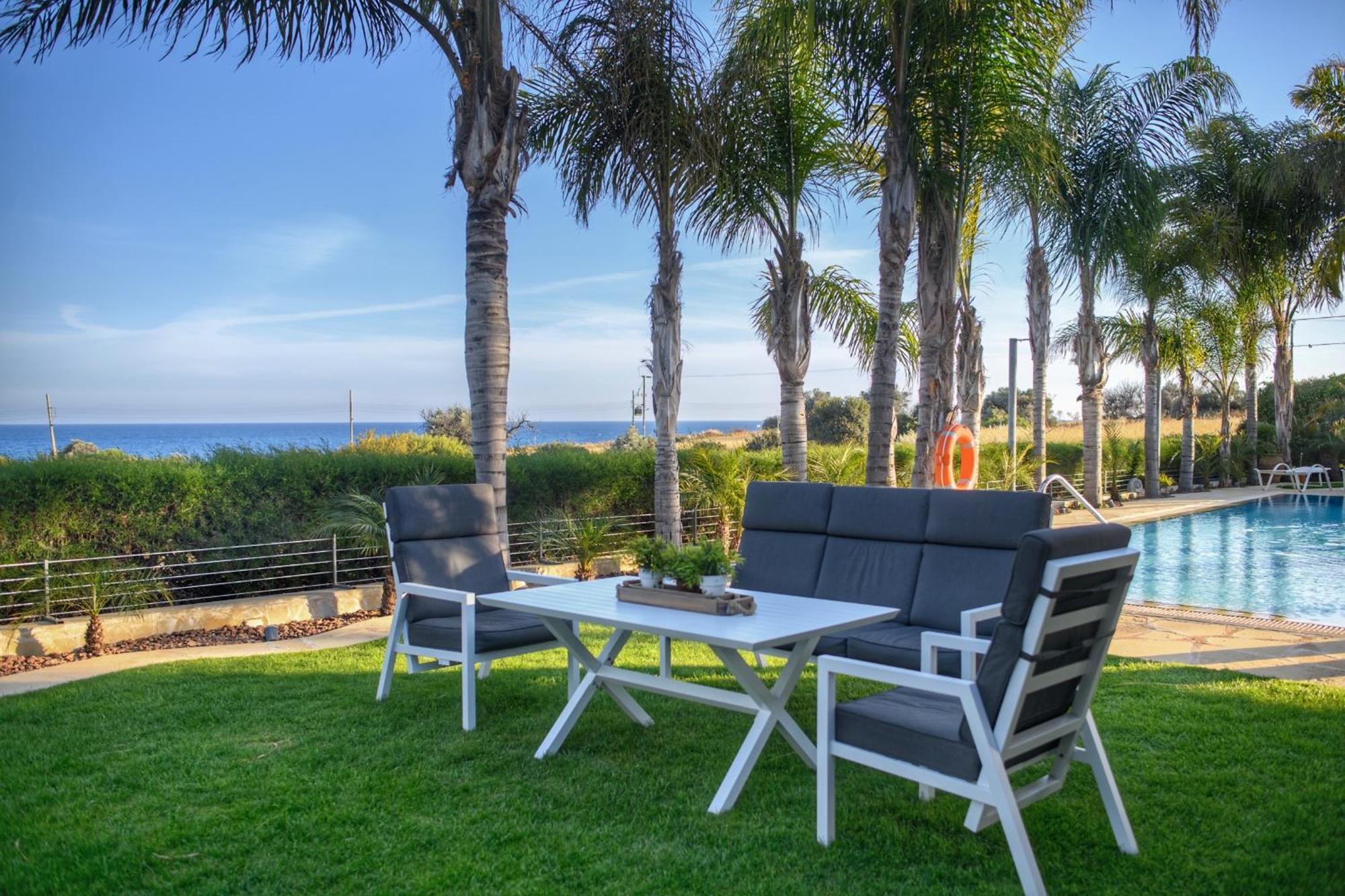 Oasis By The Sea - Cyprus Nhà nghỉ *