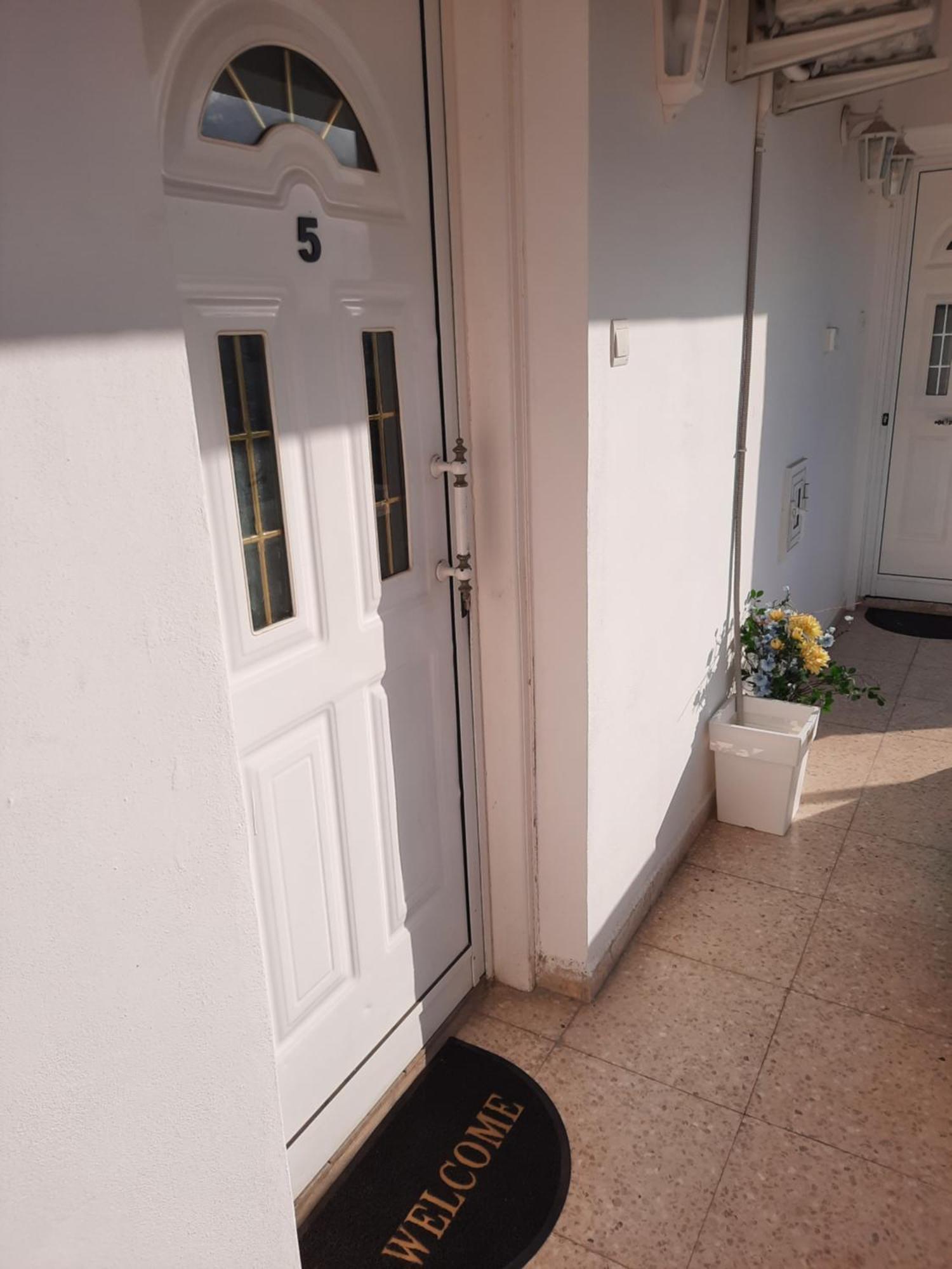 Apartment Large Studio 300m From The Beach Larnaca