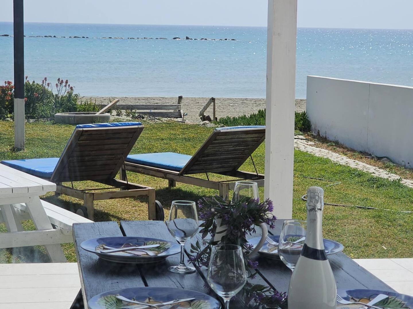Ammos Beachfront Paradise Pousada *