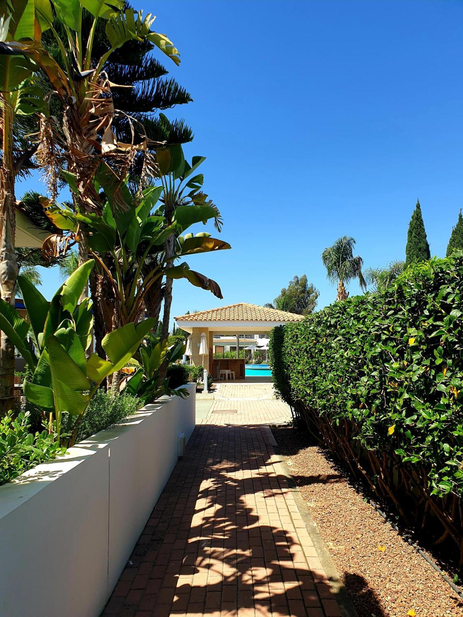 Ferienhaus Luxury Beachfront With Private Pool, Yoga & Sea Adventures Larnaka