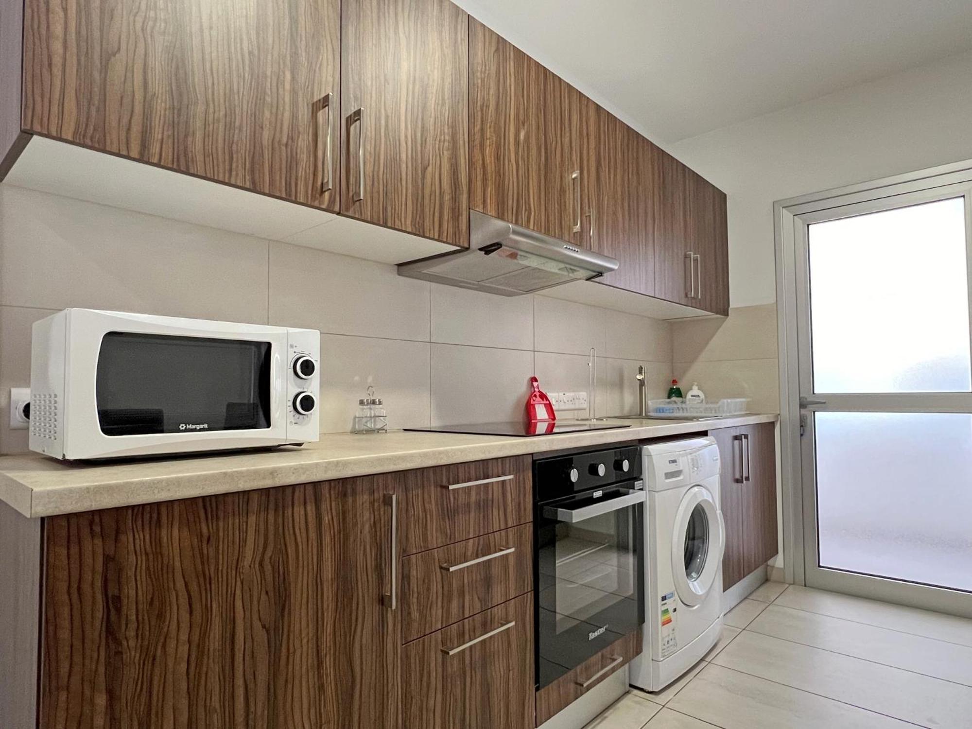 Albert's Center 202b Apartment Larnaca