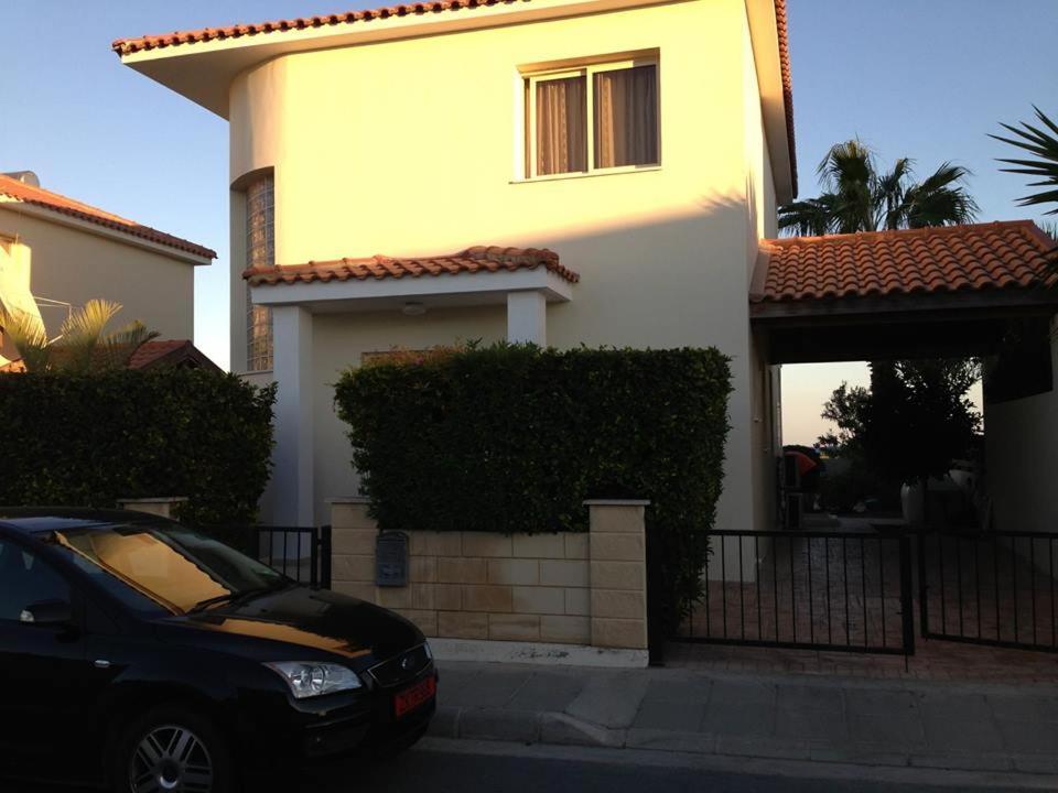 Budget Escape To The Seaside Villa Larnaka