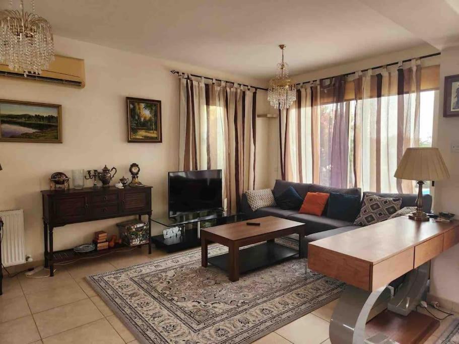 Budget Escape To The Seaside * Larnaka