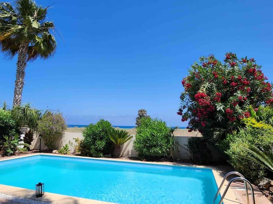 Budget Escape To The Seaside *