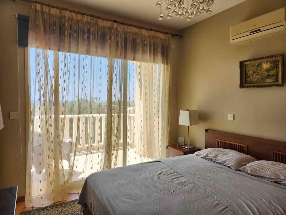 Budget Escape To The Seaside Villa