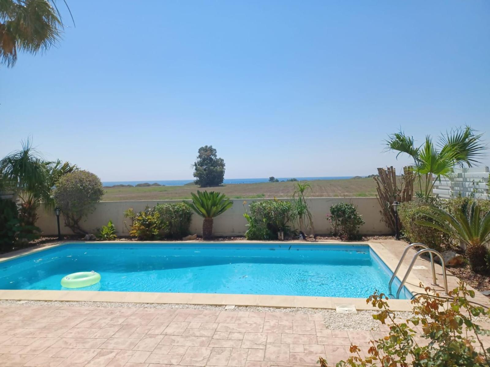 Villa Budget Escape To The Seaside Larnaka
