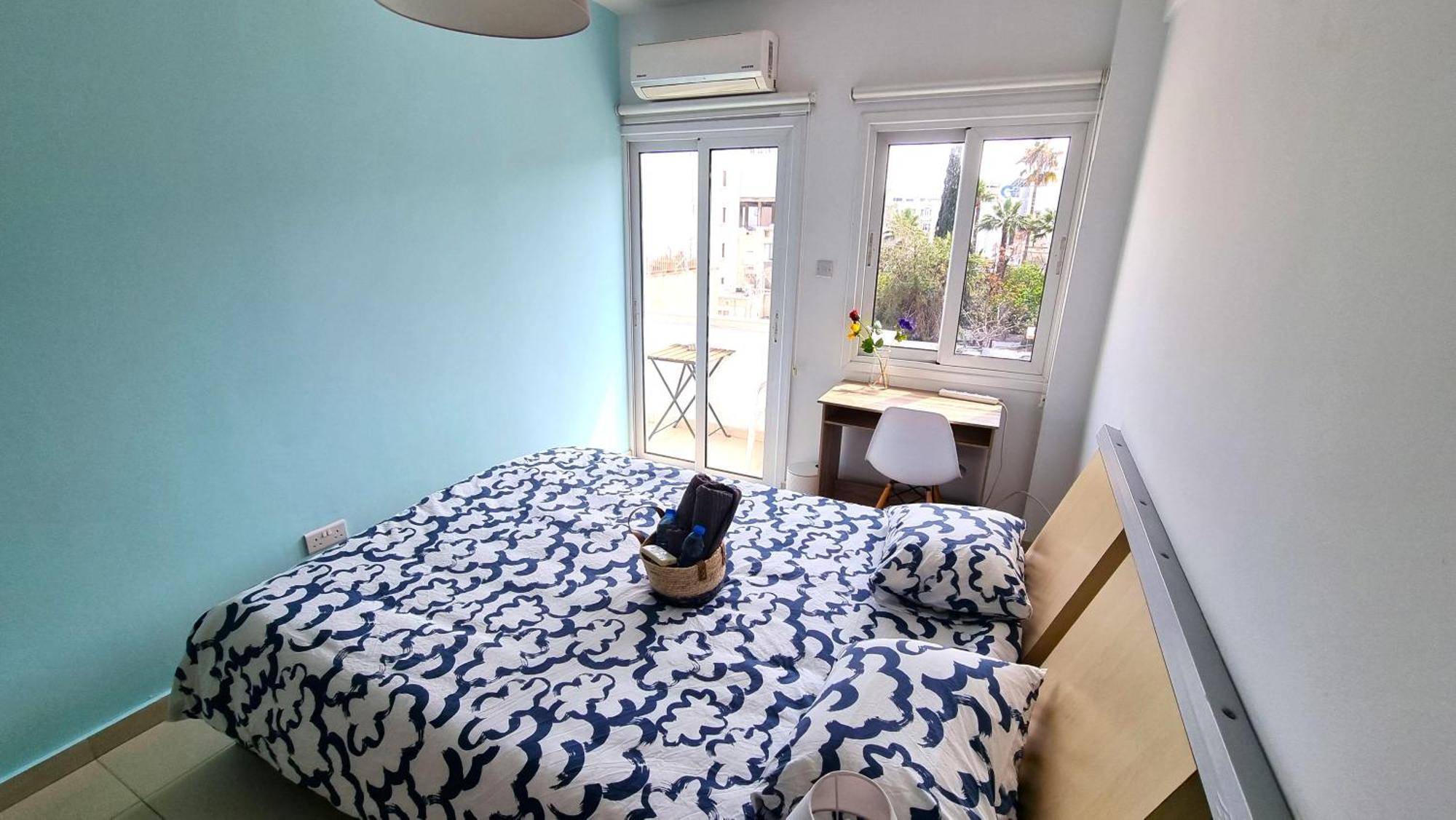Center: Your Urban Retreat- 100m To The Apartment Larnaca