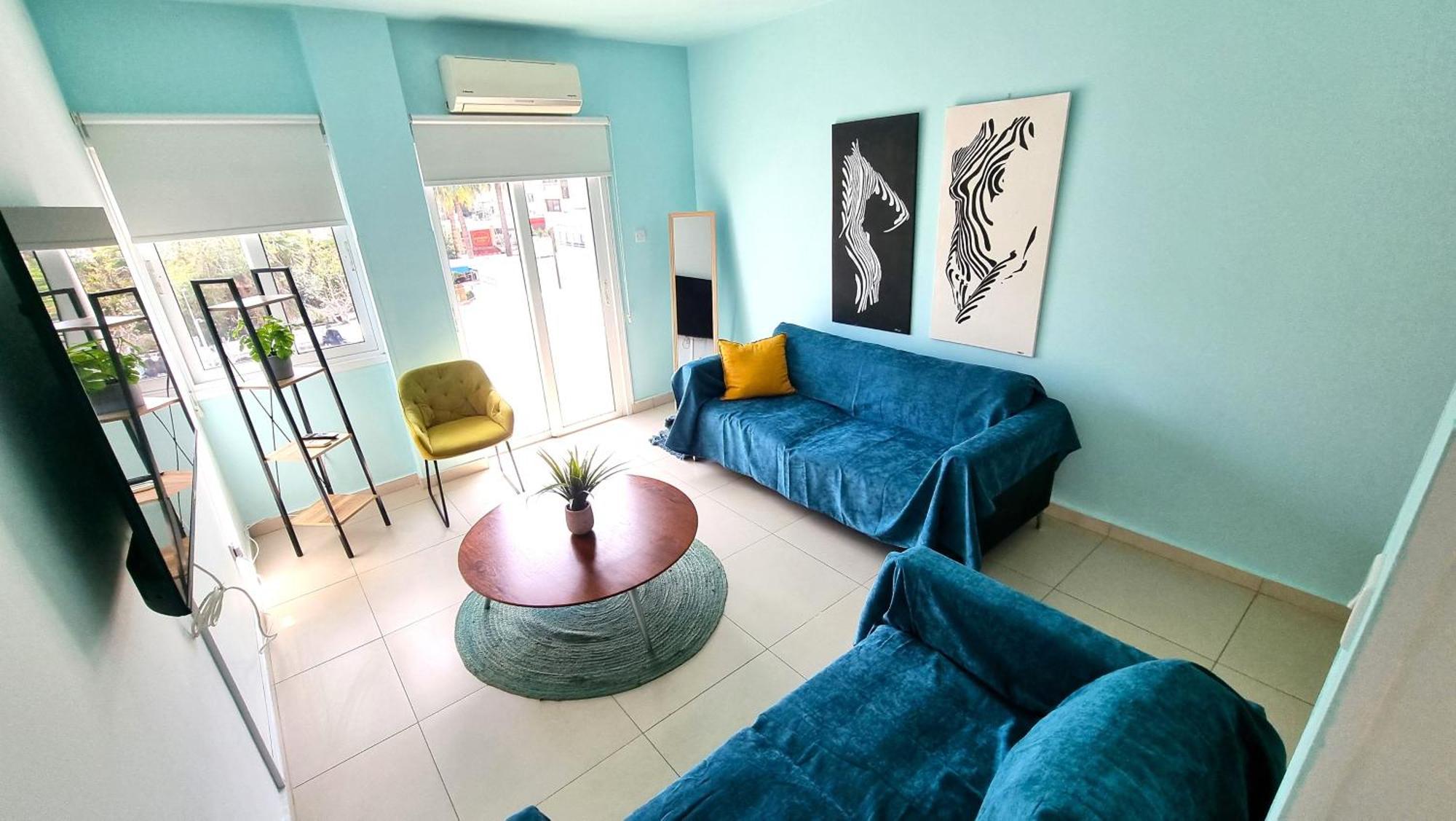 Center: Your Urban Retreat- 100m To The Apartment *