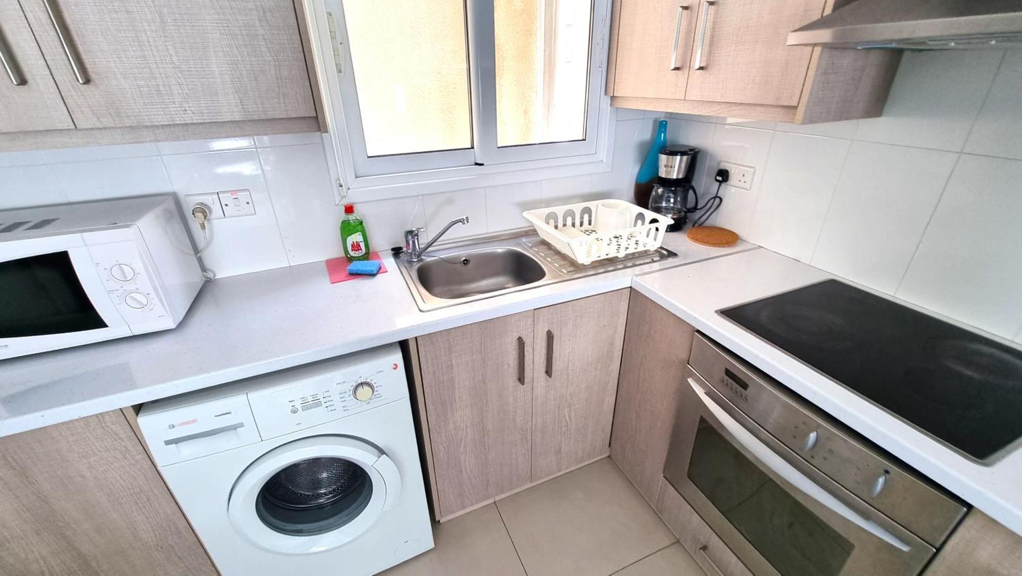 Apartment Center: Your Urban Retreat- 100m To The