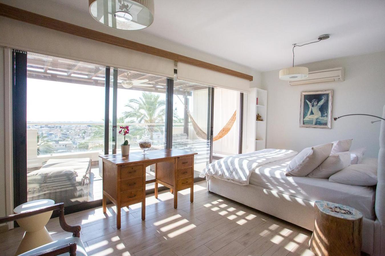 Penthouse Duplex Overlooking The Mediterranean Larnaca