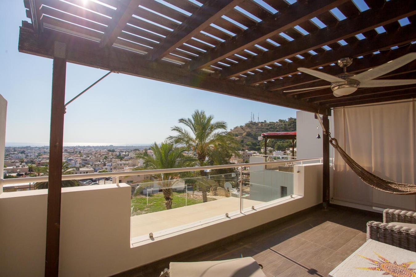Căn hộ Penthouse Duplex Overlooking The Mediterranean Larnaca