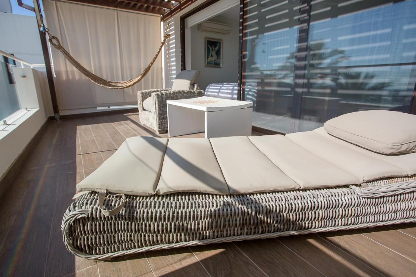 Penthouse Duplex Overlooking The Mediterranean