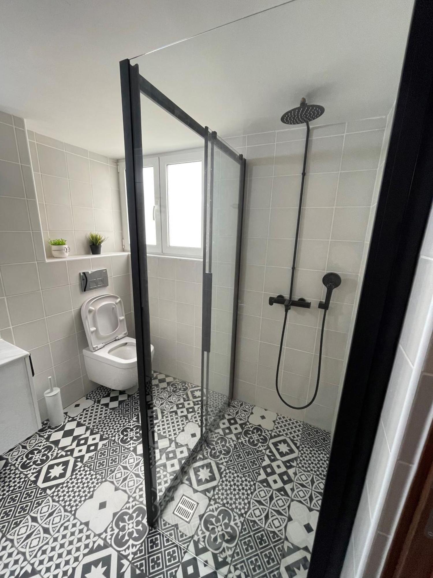 Apartment 2 Bedroom In Ermou 4 Minute Walk *
