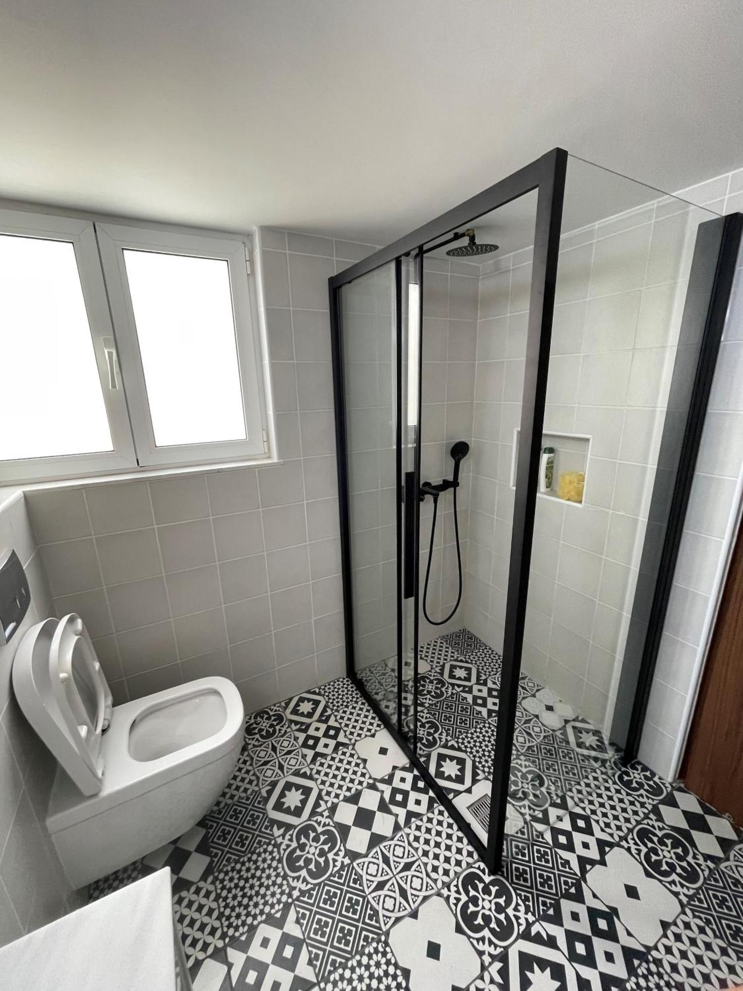 Apartment 2 Bedroom In Ermou 4 Minute Walk