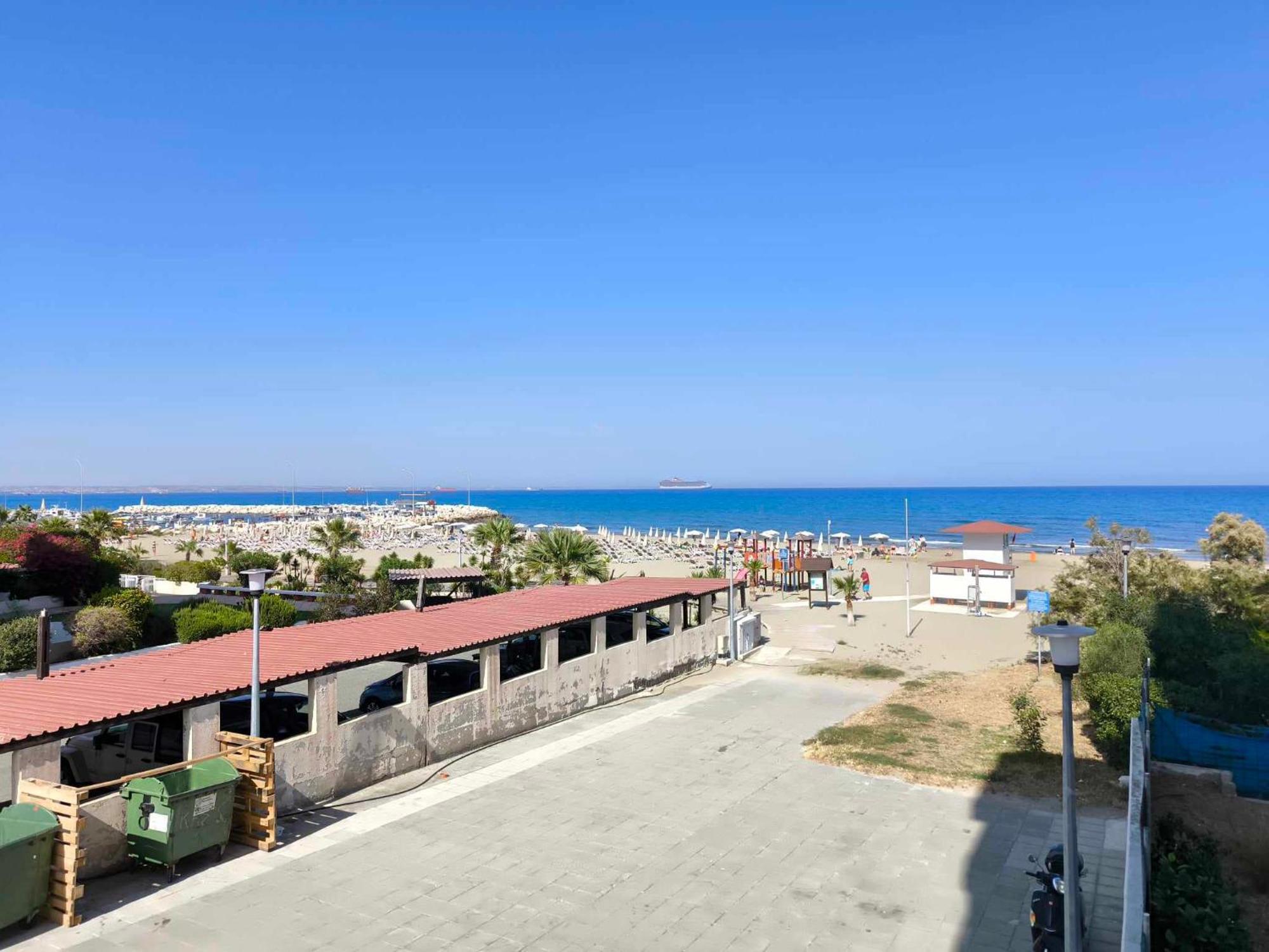 13 Sandy Mackenzie Larnaca