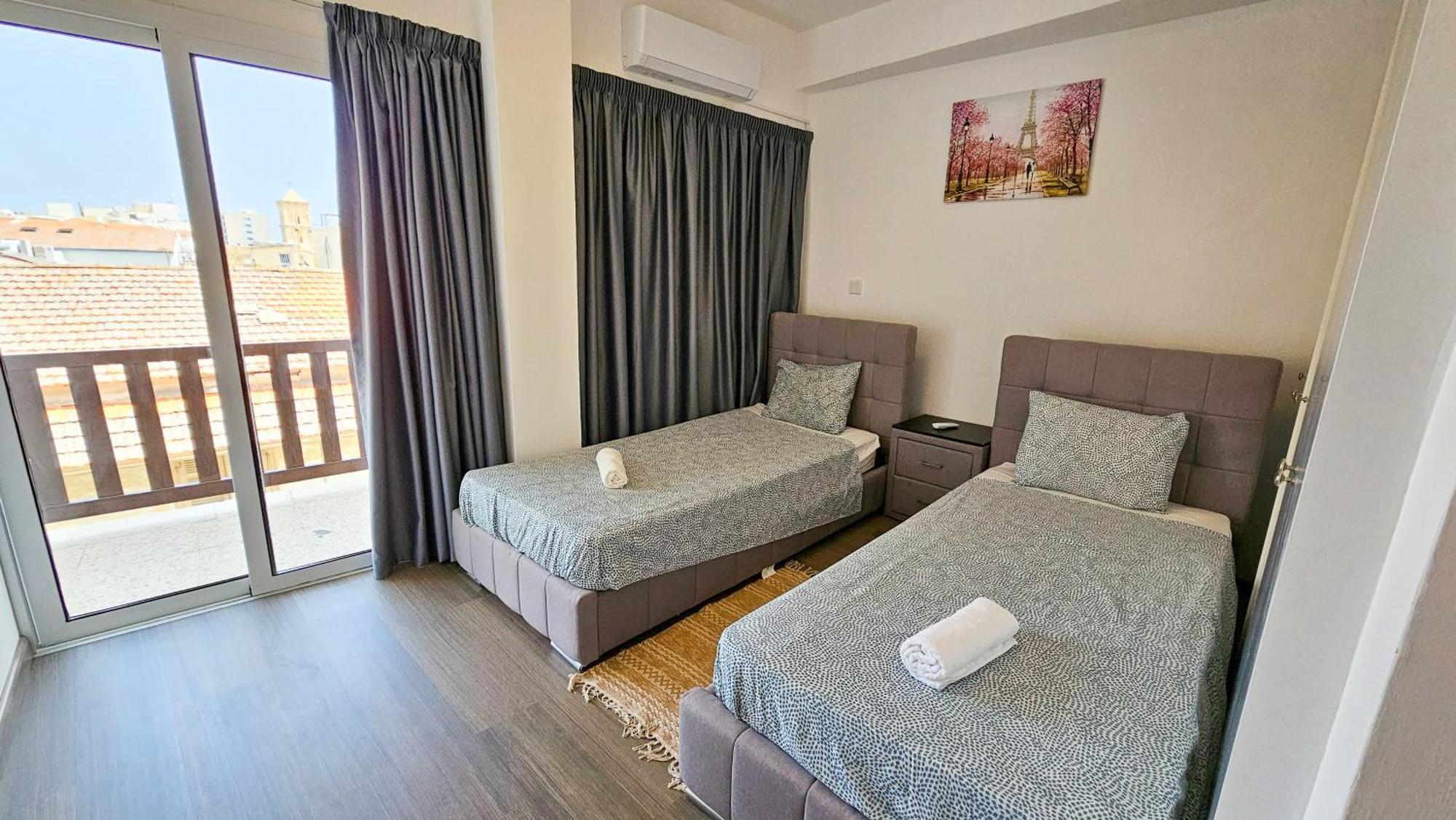Sky Way City Apartment, 150m From Chabad Lubavitch * Larnaca
