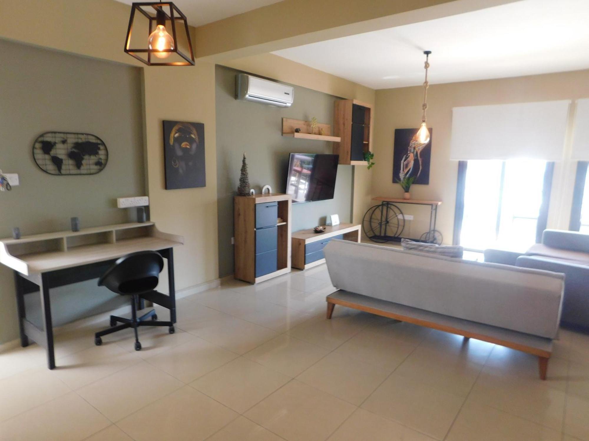 Paramount Gardens C201 Apartamento