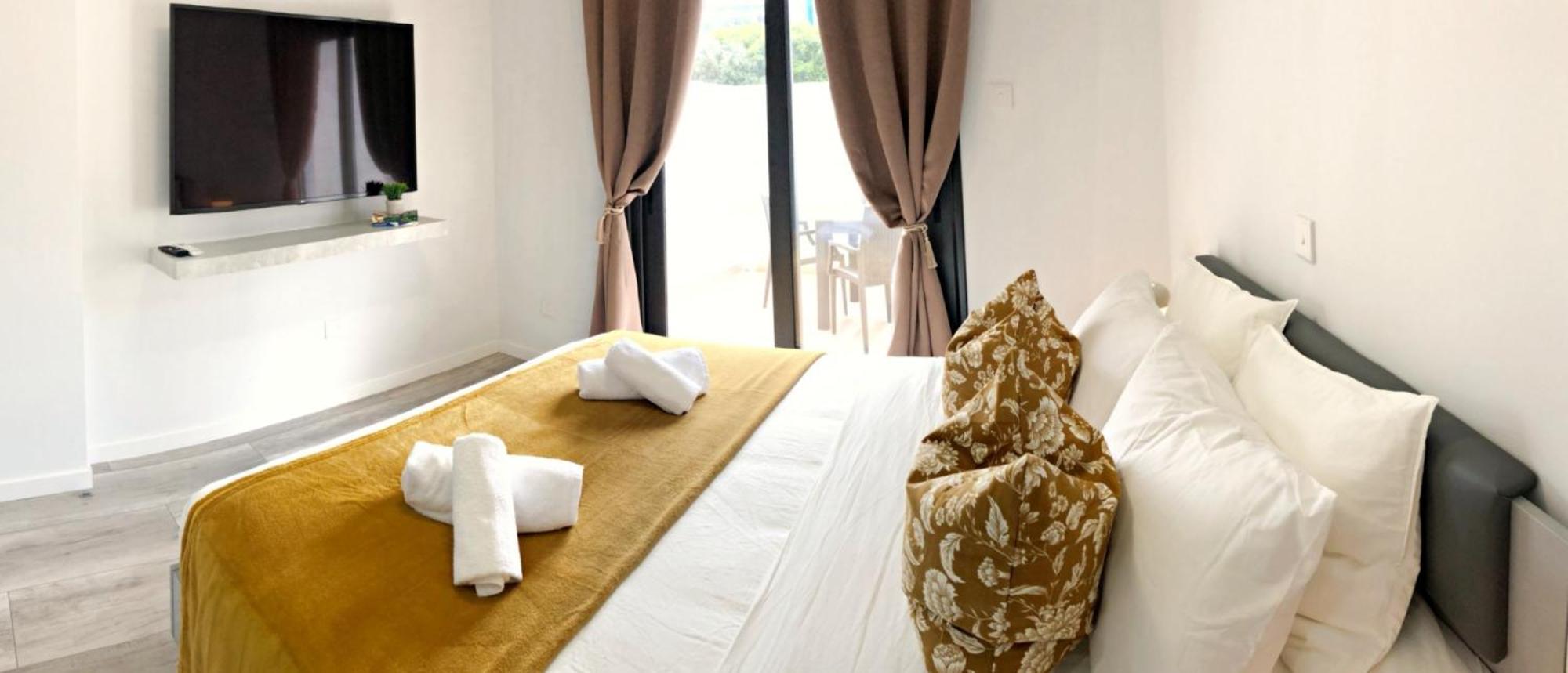 Apartment Luxury At Mackenzie With Private Parking And Balcony Larnaca