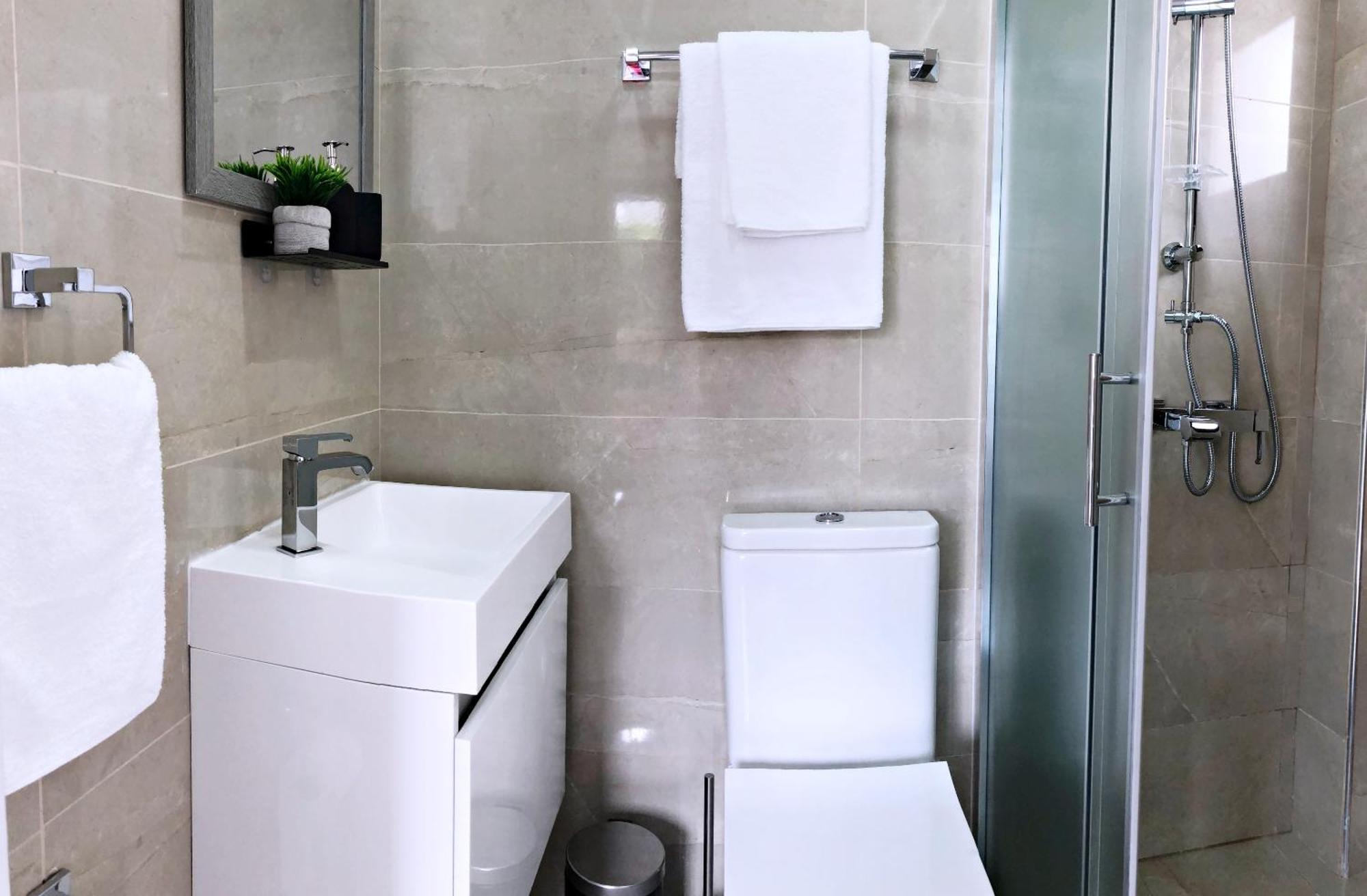 Luxury At Mackenzie With Private Parking And Balcony Apartment