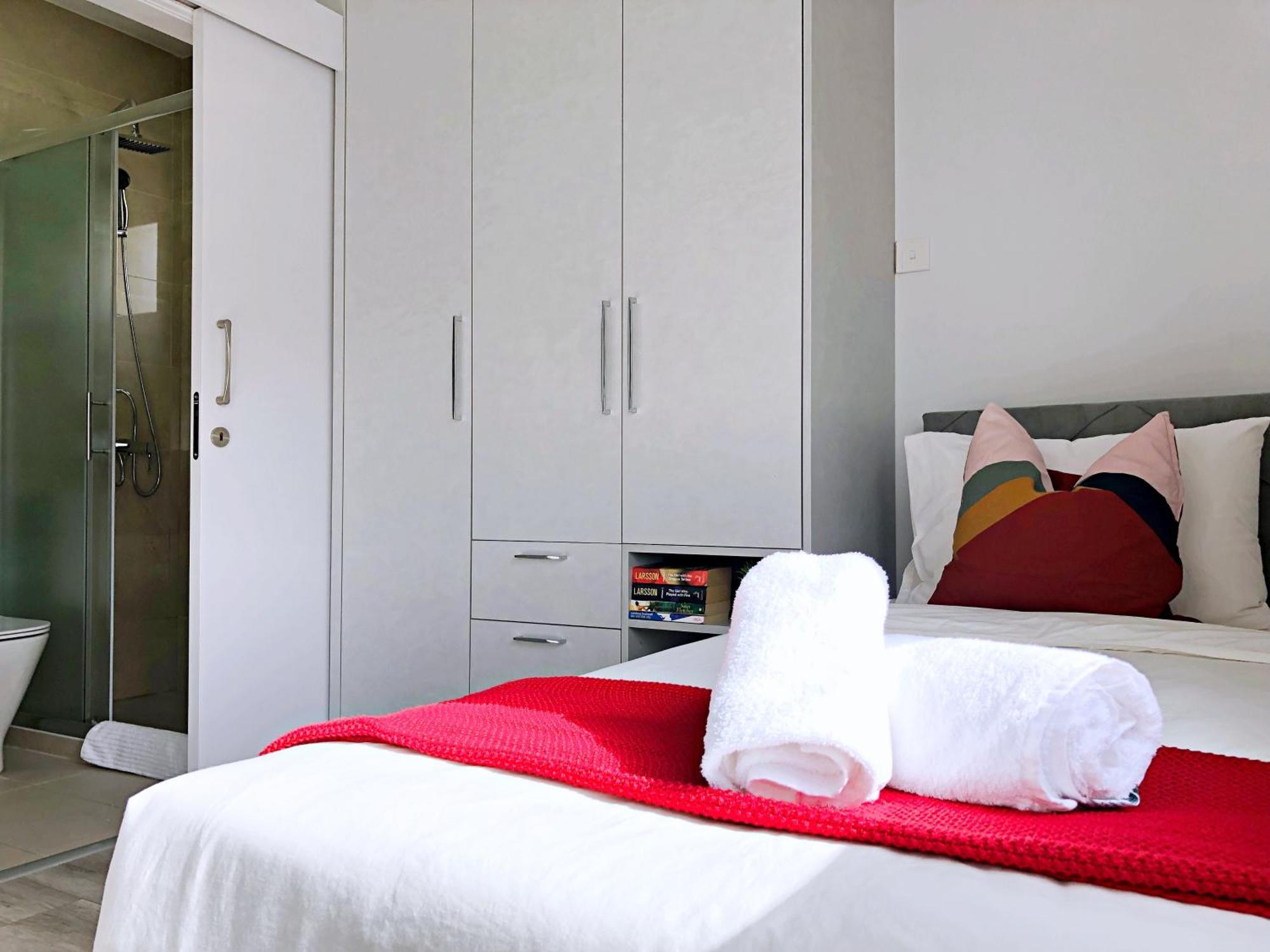 Luxury At Mackenzie With Private Parking And Balcony Apartment