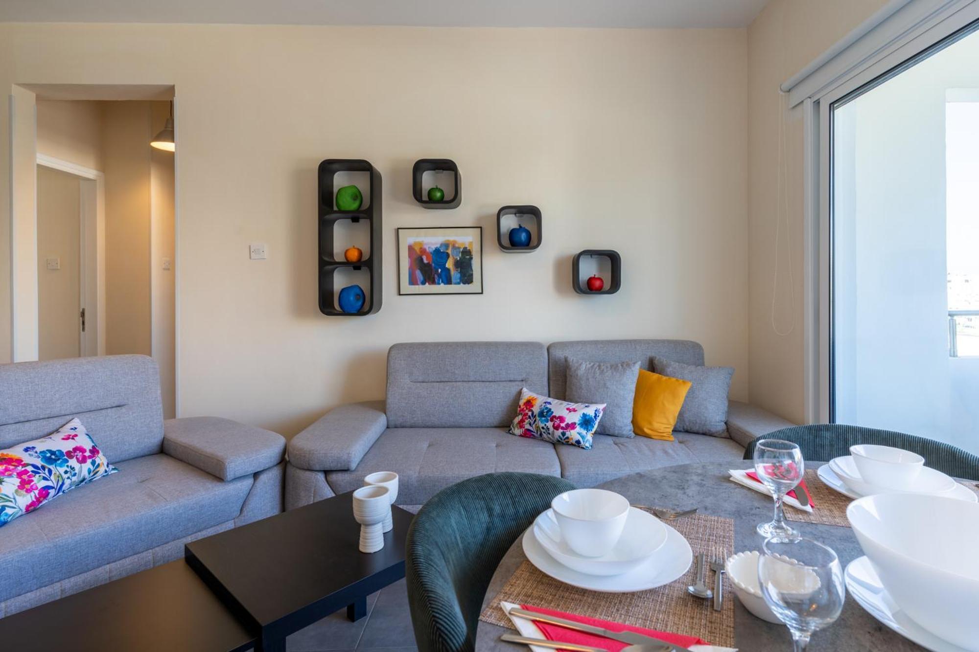 Sapphire's 2-bedroom In Apartment *