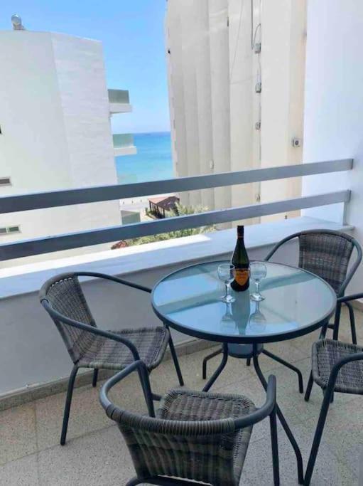 Emma Sea View Apartment Larnaca