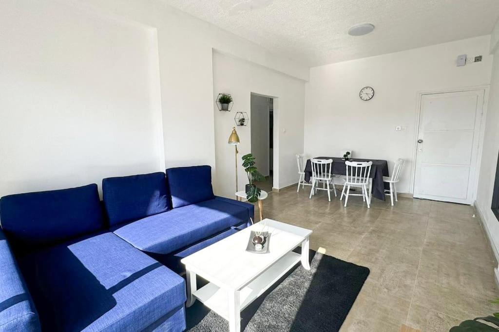 Apartment Two Bedroom In Downtown *