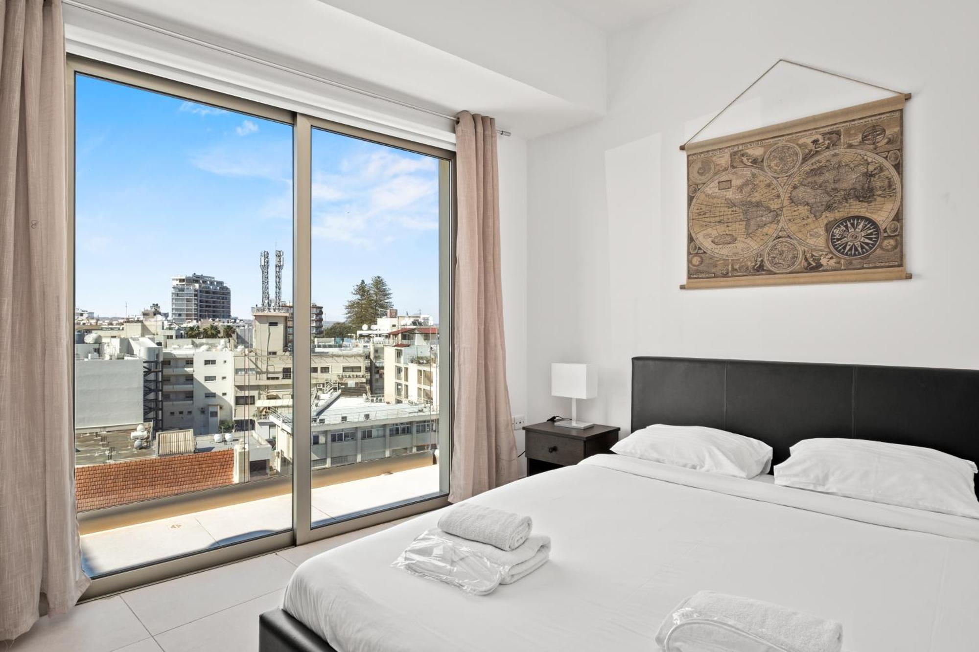 Downtown 2 Bedroom Penthouse Apartment *