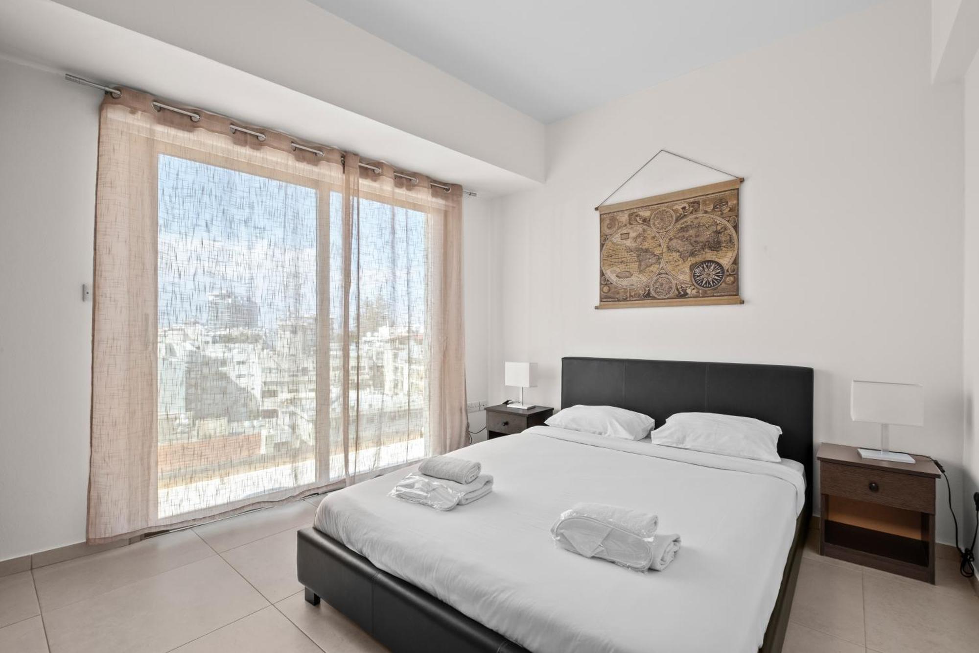 Apartment Downtown 2 Bedroom Penthouse *