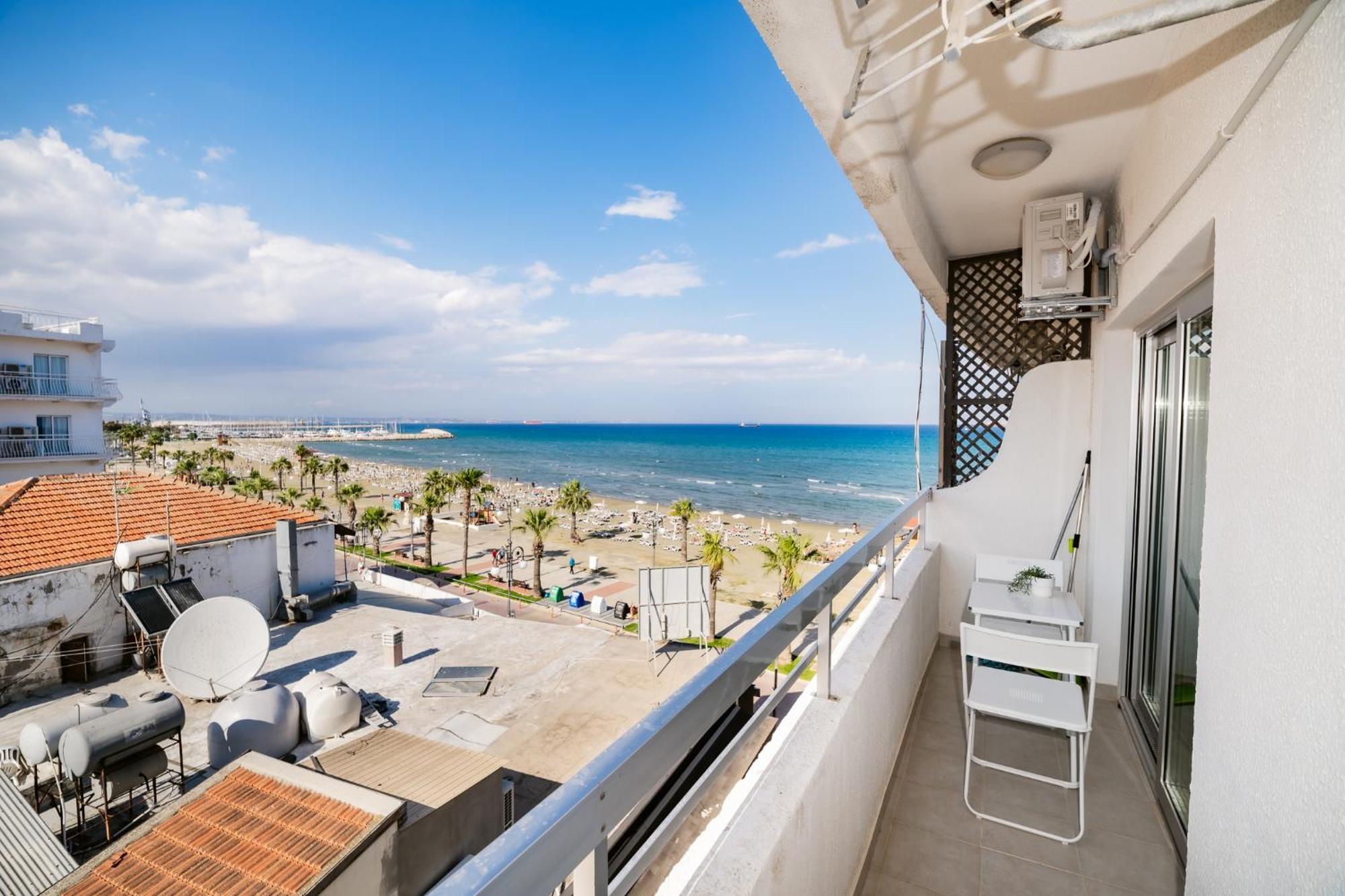 Quattro Beachfront Sea View Ap 34 Apartment
