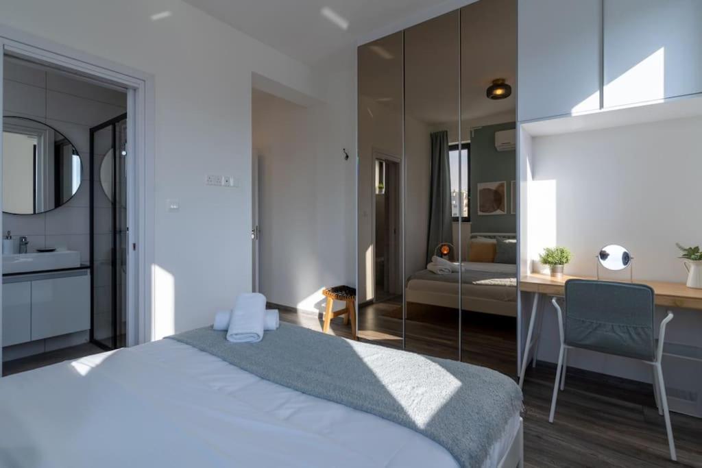 Thalassa 2-bedroom In Apartment *