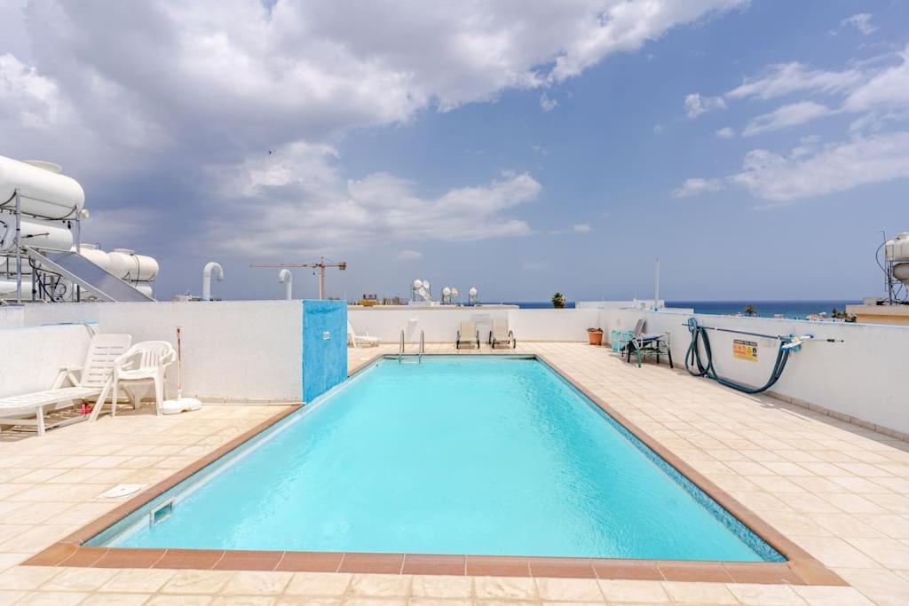 Apartamento Carisa Downtown With Rooftop Pool Lárnaca