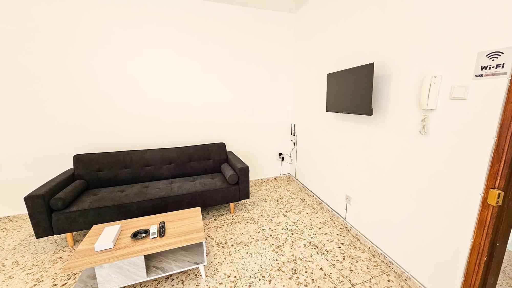 Unique City Center Rooms, 150m From Chabad Lubavitch Larnaca