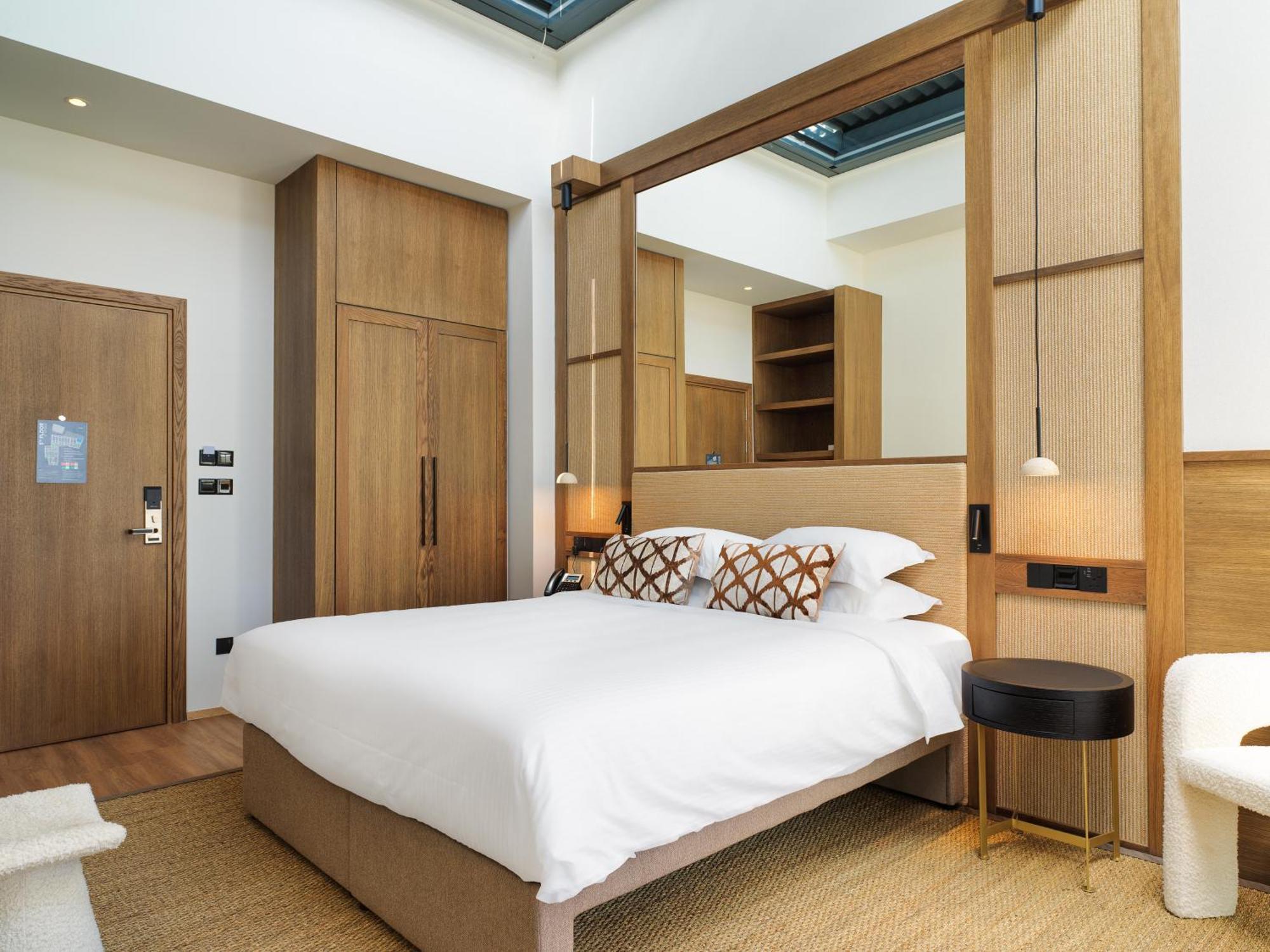 Leonardo Boutique 4*