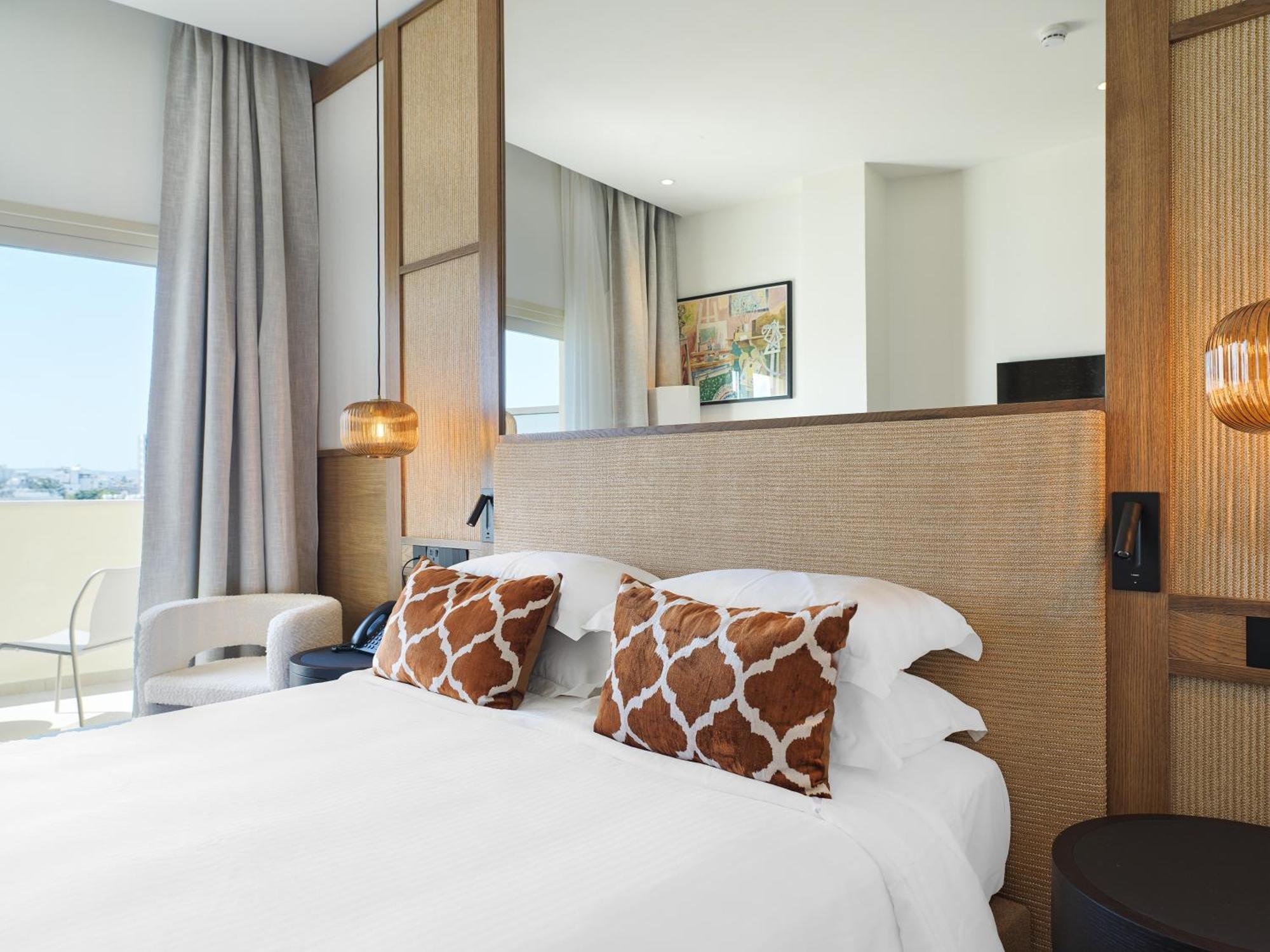 Leonardo Boutique Hotel 4*